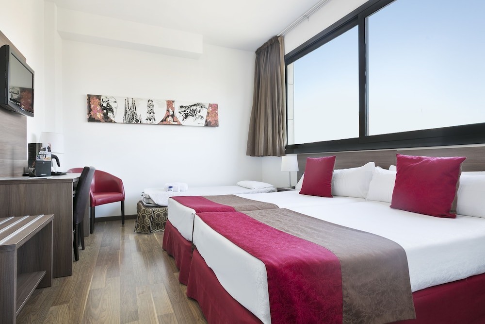 Habitación doble del hotel Best 4 Barcelona. Foto 1