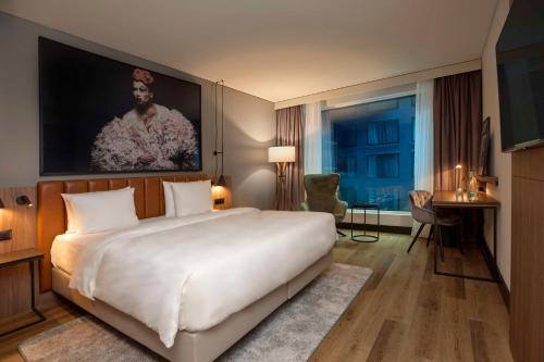 Habitación Superior del hotel Radisson Blu Zurich Airport. Foto 2