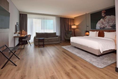 Habitación Familiar del hotel Radisson Blu Zurich Airport. Foto 1