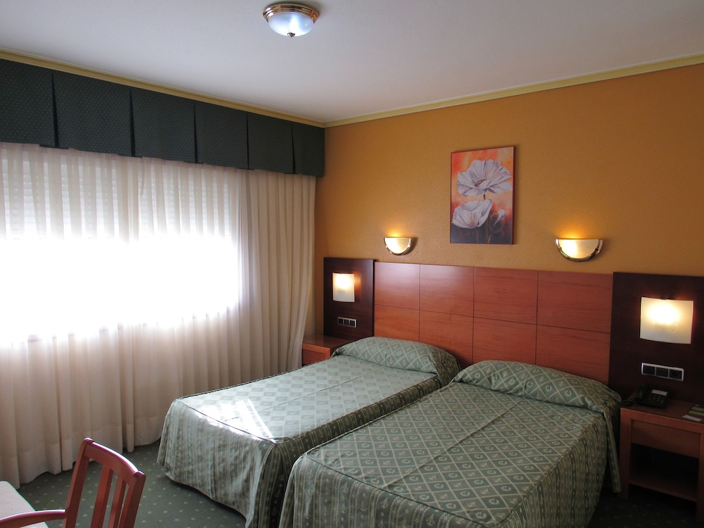 Habitación doble del hotel Virgen Del Camino. Foto 7