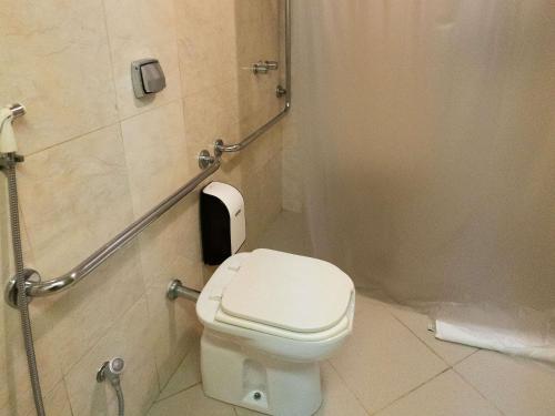Habitación Estándar Accesible para personas con discapacidad con 2 camas individuales del hotel Grand Mercure Belem Do Para. Foto 1