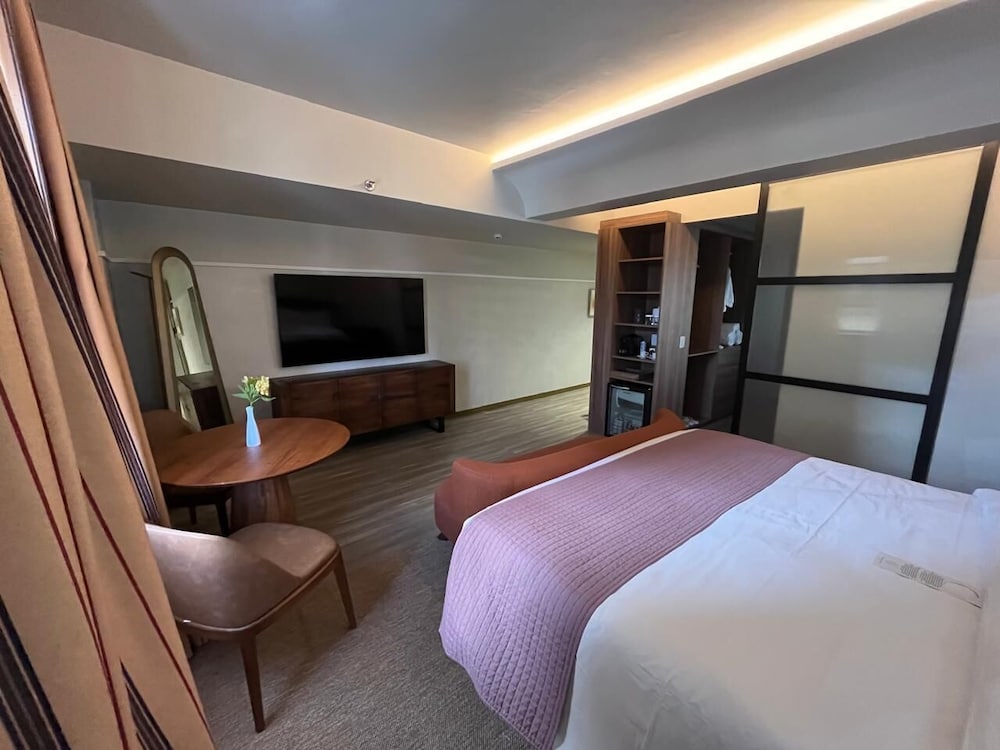SUITE JUNIOR, 1 Cama King Size del hotel Grand Mercure Belem Do Para. Foto 2