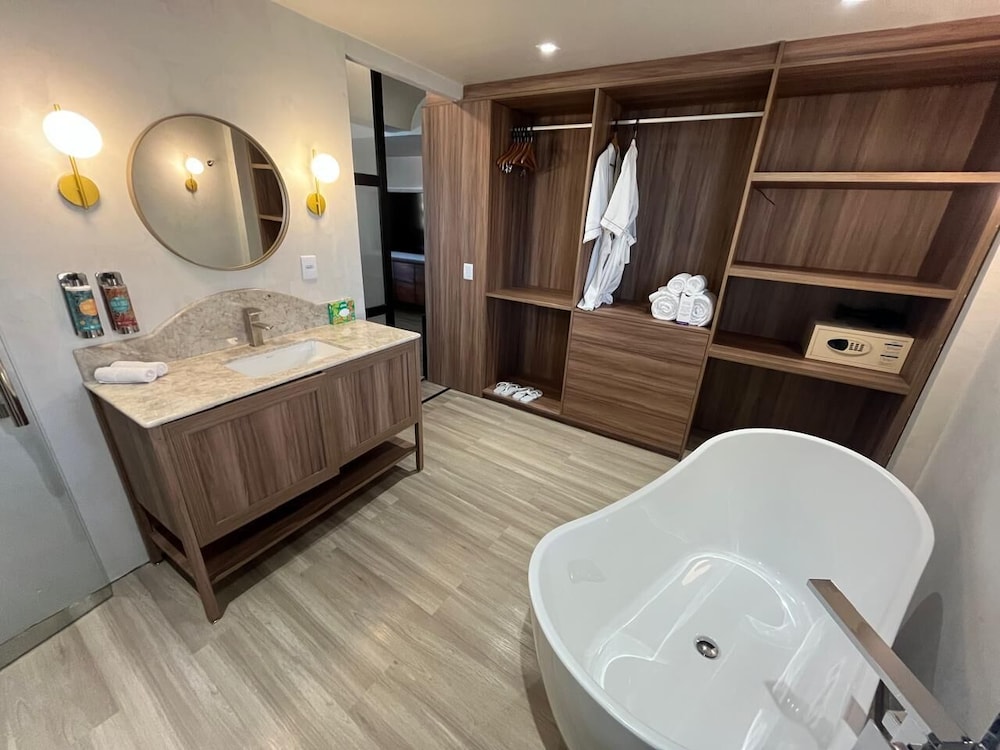 SUITE JUNIOR, 1 Cama King Size del hotel Grand Mercure Belem Do Para. Foto 5