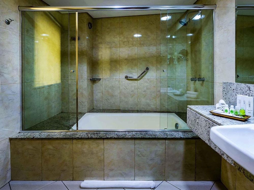SUITE EJECUTIVA, 1 Cama King Size del hotel Grand Mercure Belem Do Para. Foto 10
