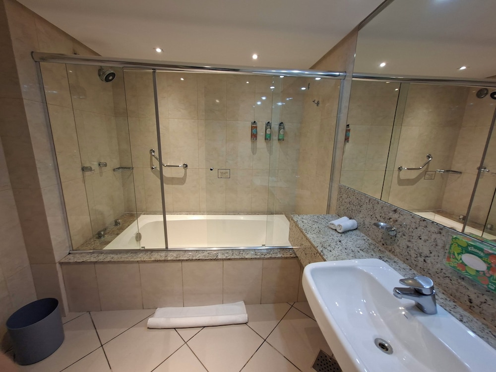 SUITE EJECUTIVA, 1 Cama King Size del hotel Grand Mercure Belem Do Para. Foto 11