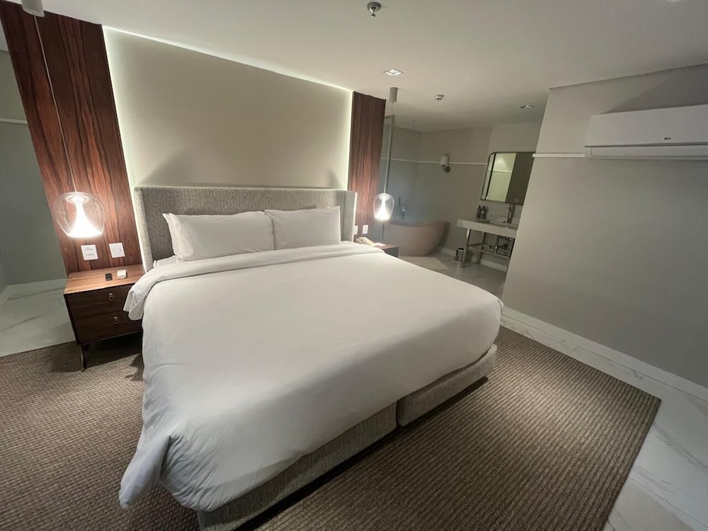 SUITE PRESIDENCIAL, 1 CAMA KING SIZE del hotel Grand Mercure Belem Do Para. Foto 1