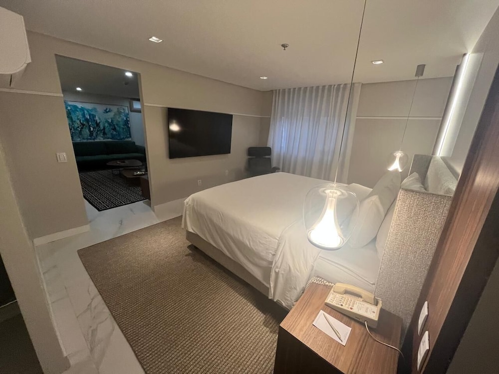 SUITE PRESIDENCIAL, 1 CAMA KING SIZE del hotel Grand Mercure Belem Do Para. Foto 2