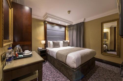 Habitación Doble Pequeña del hotel Hyde Park International - Member of Park Grand Londres. Foto 6
