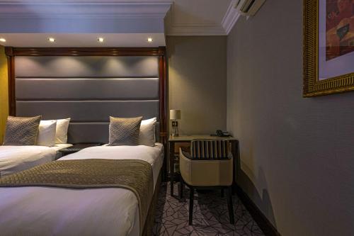 Habitación Doble Club - 2 camas del hotel Hyde Park International - Member of Park Grand Londres. Foto 8