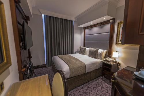 Habitación Doble Superior del hotel Hyde Park International - Member of Park Grand Londres. Foto 14