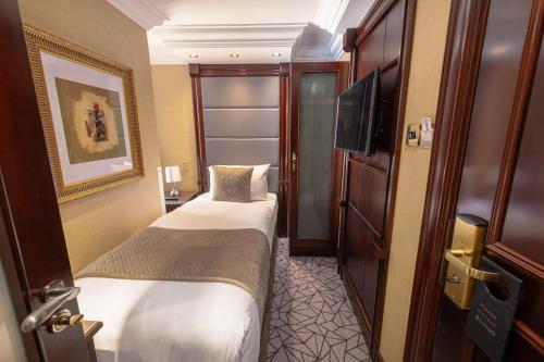Habitación Individual Pequeña del hotel Hyde Park International - Member of Park Grand Londres. Foto 3