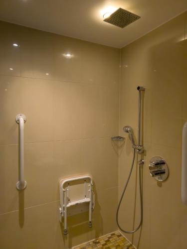 Habitación Triple Club del hotel Hyde Park International - Member of Park Grand Londres. Foto 5