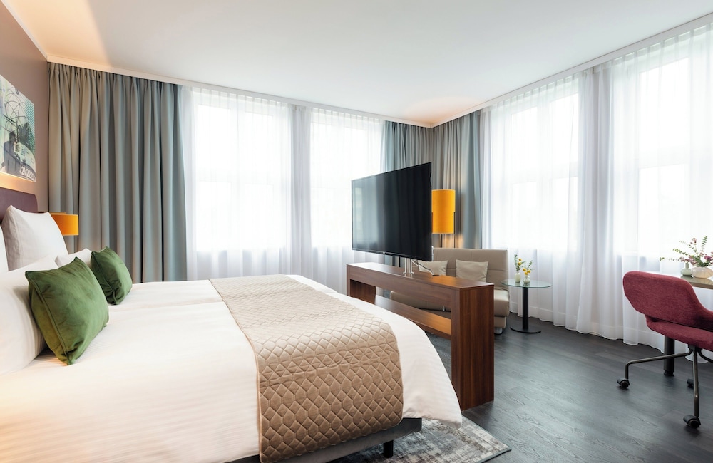 Suite junior del hotel Leonardo Royal Berlin Alexanderplatz. Foto 1