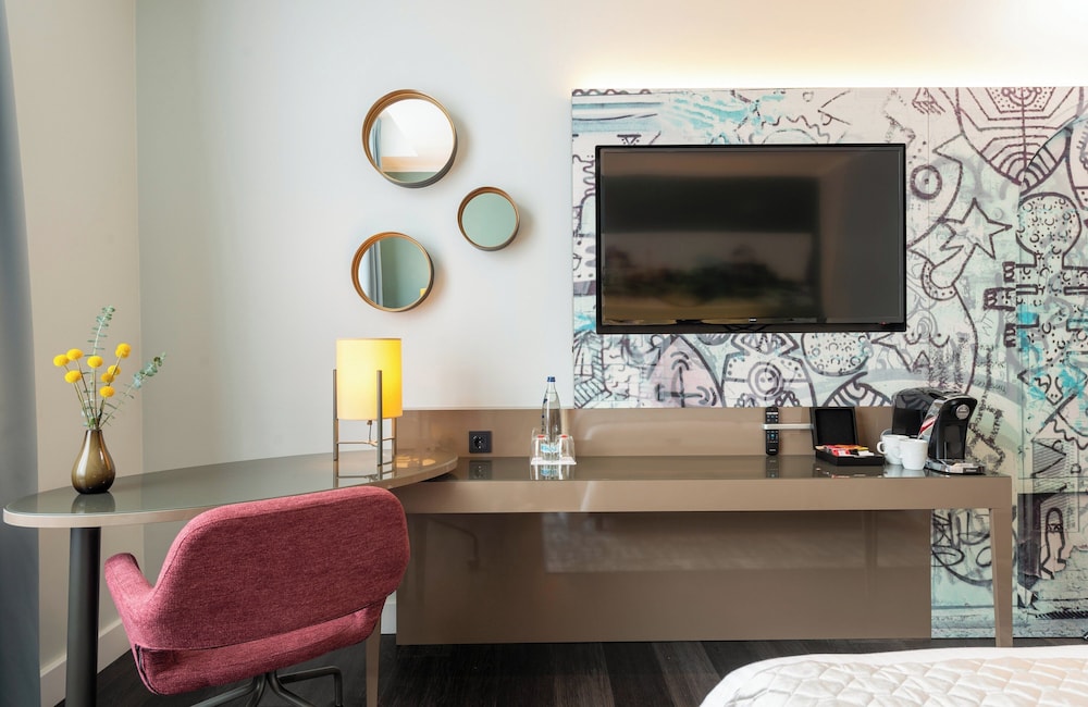Habitación Confort del hotel Leonardo Royal Berlin Alexanderplatz. Foto 1