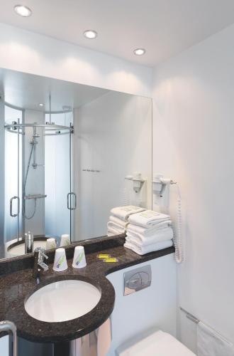 Habitación Estándar del hotel Wakeup Copenhagen Carsten Niebuhrs Gade. Foto 2
