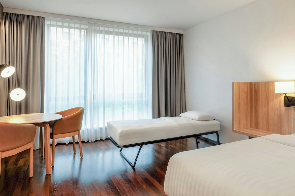 Habitación superior, 1 cama de matrimonio grande, no fumadores, vistas a la ciudad del hotel Ac Bratislava Old Town. Foto 3
