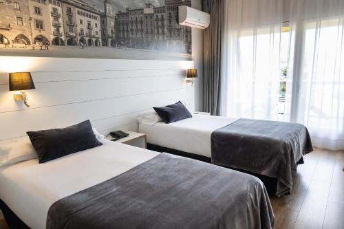 Habitación Doble Estándar del hotel CAN PAMPLONA. Foto 4