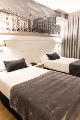 Habitación Doble Estándar del hotel CAN PAMPLONA. Foto 6