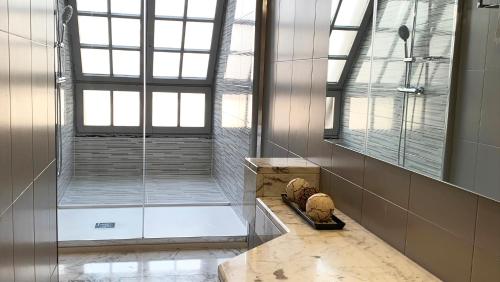 Suite del hotel CAN PAMPLONA. Foto 1