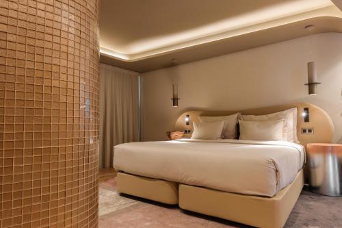 Suite Junior con vistas a la montaña del hotel The Views Baia - Adults Only. Foto 12