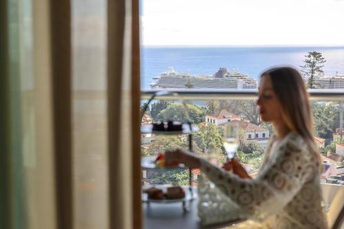 Suite Junior con vistas al mar del hotel The Views Baia - Adults Only
