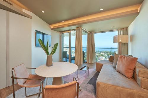 Suite Junior con vistas al mar del hotel The Views Baia - Adults Only. Foto 2