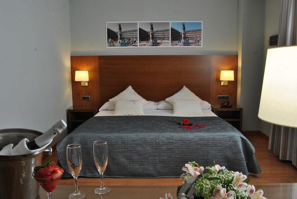 Suite junior, 1 cama de matrimonio del hotel Porcel Avant. Foto 1
