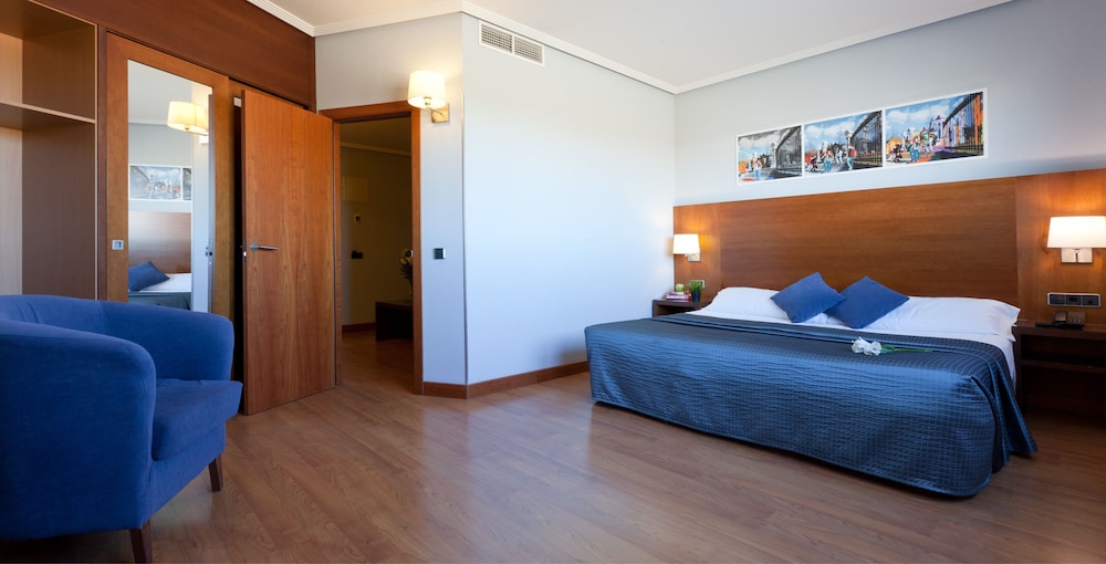 Suite junior, 1 cama de matrimonio del hotel Porcel Avant. Foto 3