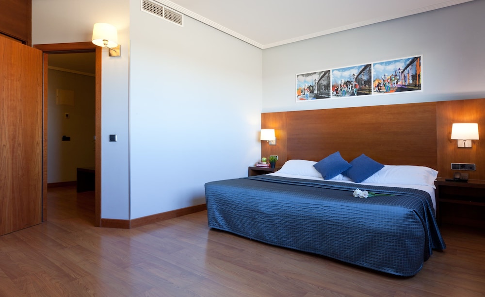 Suite junior, 1 cama de matrimonio del hotel Porcel Avant. Foto 4