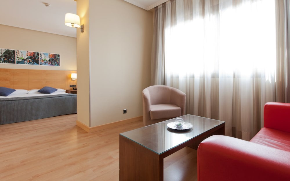 Suite junior, 1 cama de matrimonio del hotel Porcel Avant. Foto 5