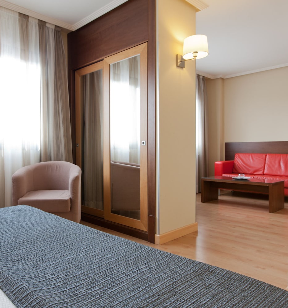 Suite junior, 1 cama de matrimonio del hotel Porcel Avant. Foto 9