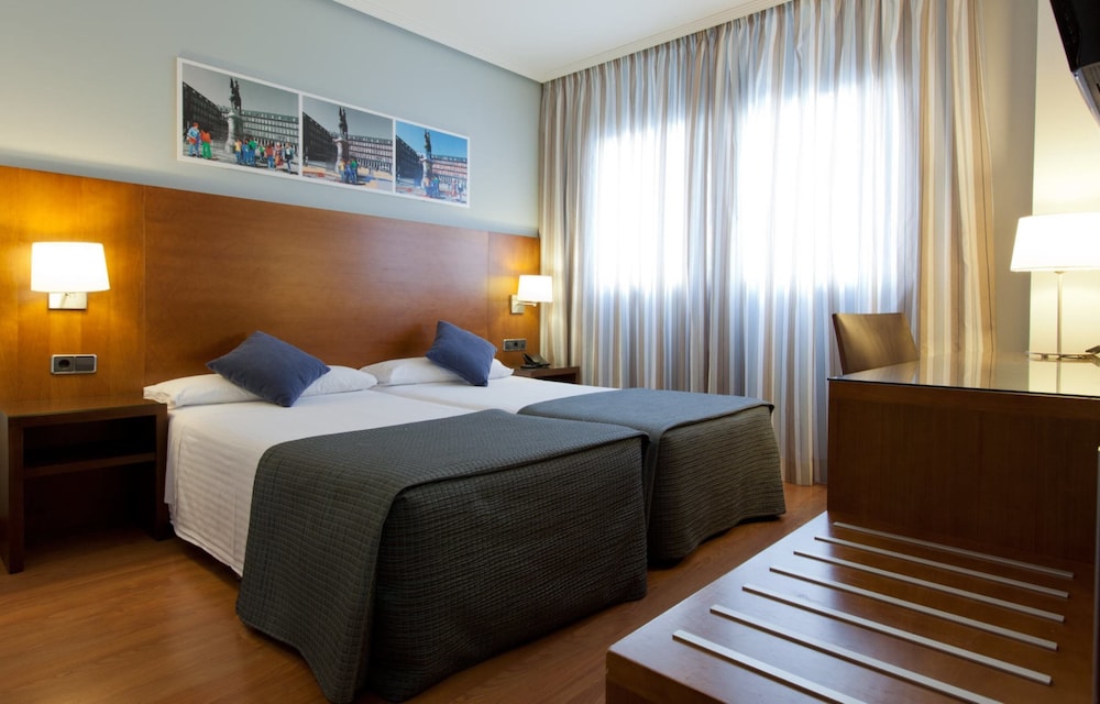 Habitación estándar con 1 cama doble o 2 individuales del hotel Porcel Avant. Foto 10