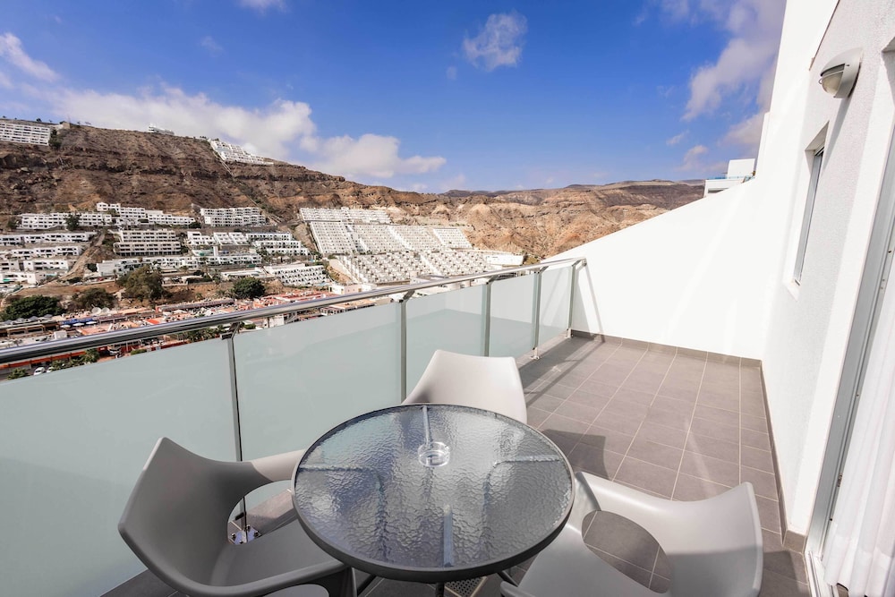 Apartamento Vista Parcial Mar Balcón o Terraza 1 habitación 2 Camas individuales kitchenette del hotel Castillo de Sol. Foto 11