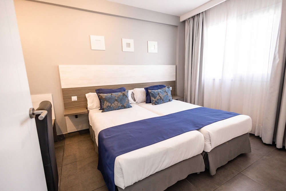 Apartamento clásico, 1 habitación, vistas parciales al mar del hotel Castillo de Sol. Foto 14