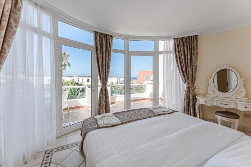 Suite con piscina privada del hotel Flamingo Suites Boutique Hotel. Foto 11