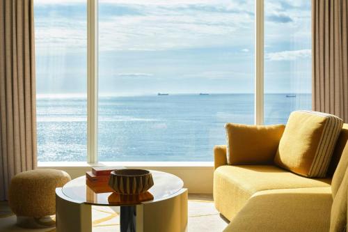 One - Bedroom Corner King Suite with Seafront View del hotel W Barcelona. Foto 1