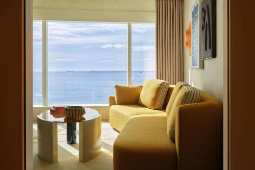 W King Suite with Seafront View and Terrace del hotel W Barcelona. Foto 3