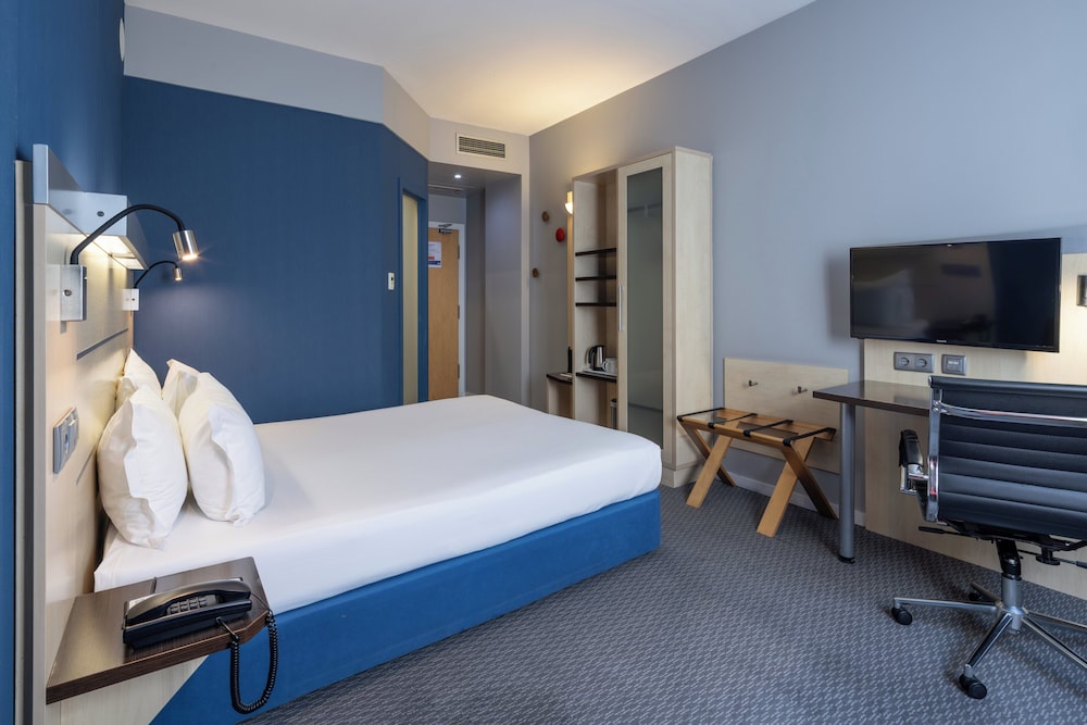 Habitación estándar, 1 cama doble del hotel Holiday Inn Express Porto Exponor. Foto 1
