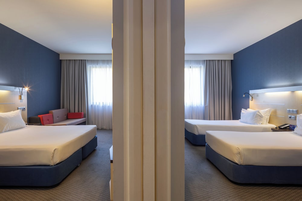 Habitación doble 2 Camas individuales Normal del hotel Holiday Inn Express Porto Exponor. Foto 1