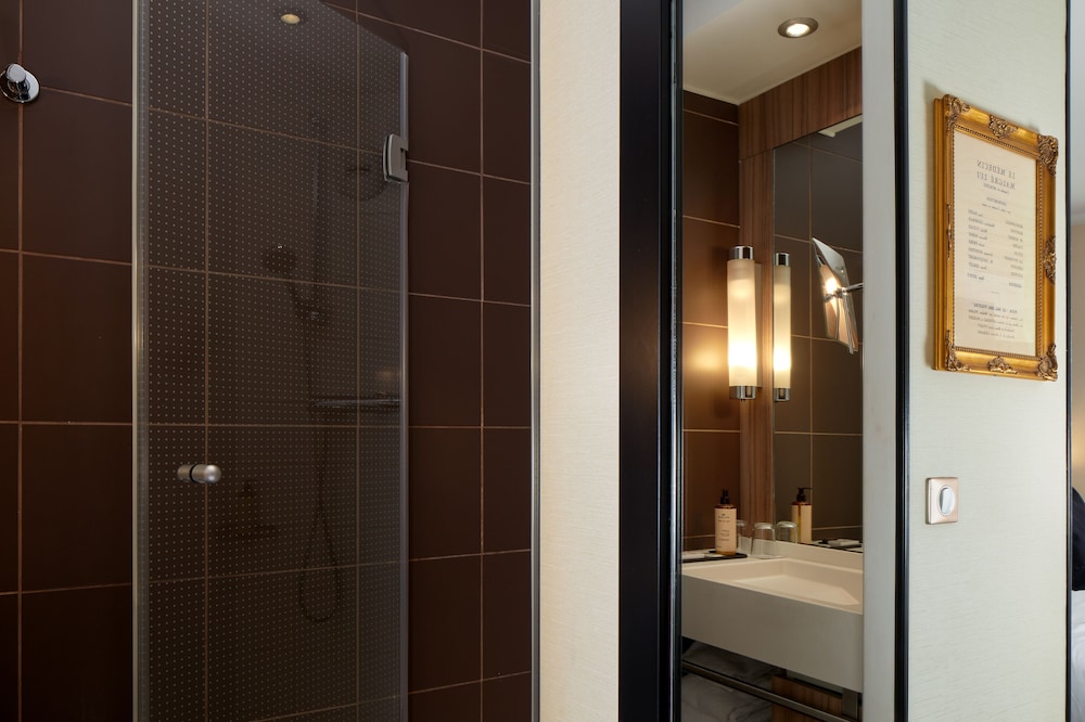 Habitación clásica, 1 cama de matrimonio del hotel Les Theatres. Foto 7