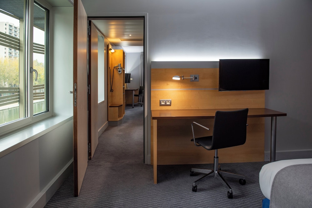 Habitación estándar, 1 cama doble, accesible para personas con discapacidad (Free Breakfast) del hotel Holiday Inn Express Paris - Canal De La Villette. Foto 4