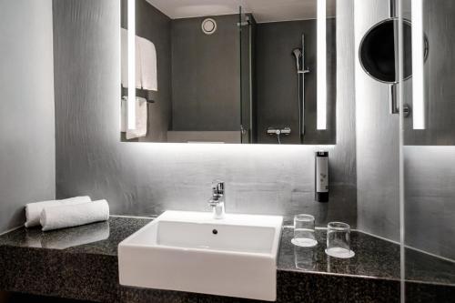 Habitación Doble Estándar del hotel IntercityHotel Wien. Foto 3