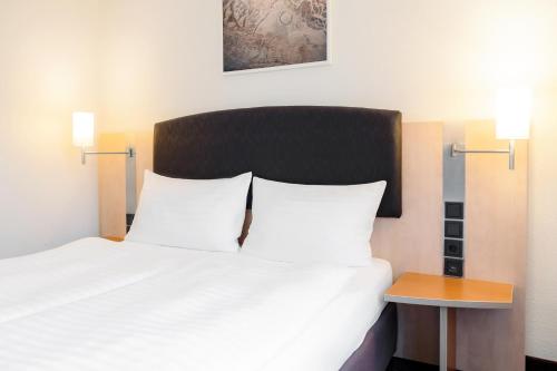 Habitación Doble Estándar del hotel IntercityHotel Wien. Foto 6