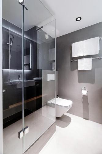 Habitación Doble Superior del hotel IntercityHotel Wien. Foto 1