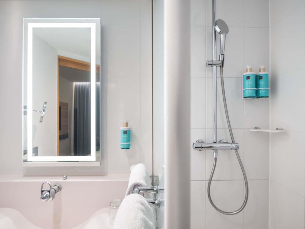 Habitación estándar, 1 cama doble del hotel Novotel Wien City. Foto 9