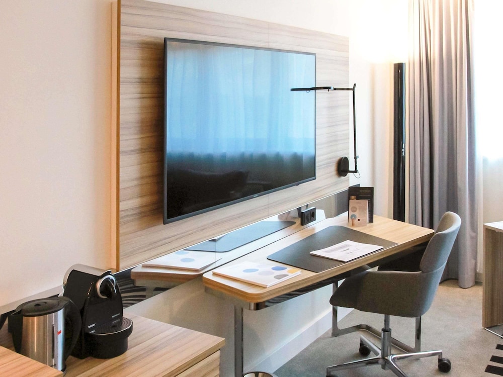 Habitación ejecutiva, 1 cama doble con sofá cama del hotel Novotel Wien City. Foto 3