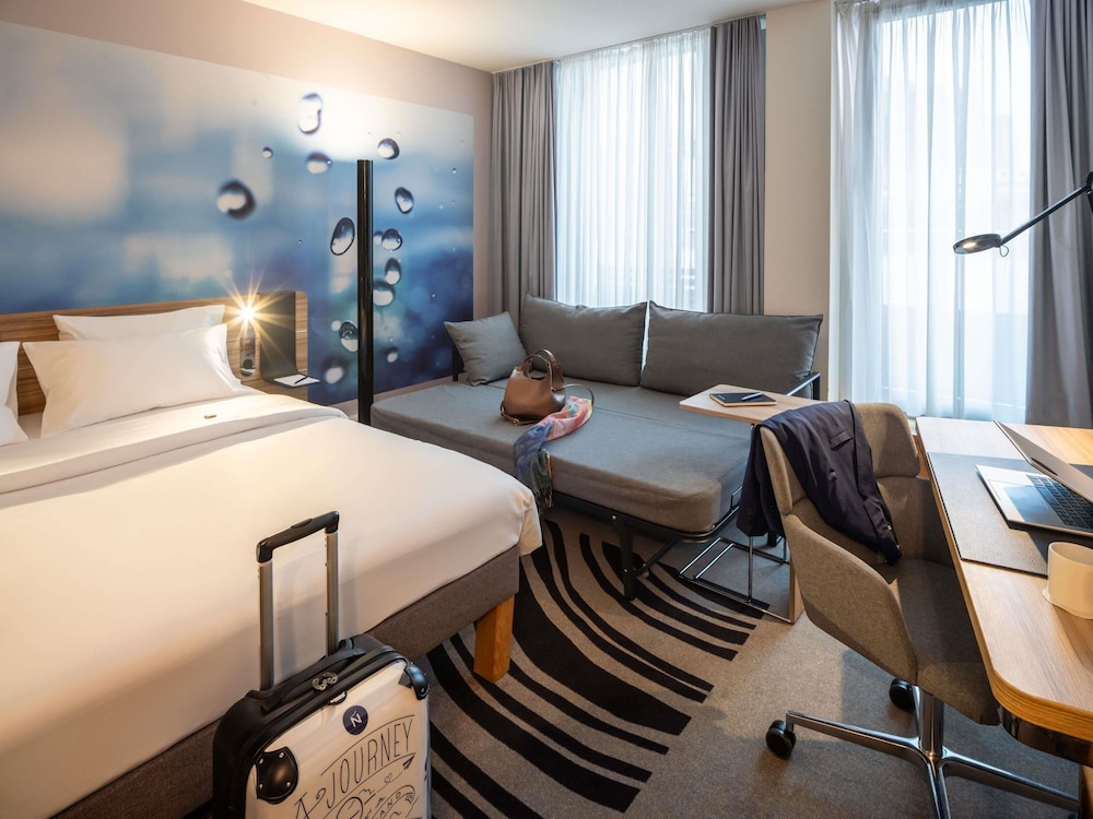 Habitación ejecutiva, 1 cama doble con sofá cama del hotel Novotel Wien City. Foto 5