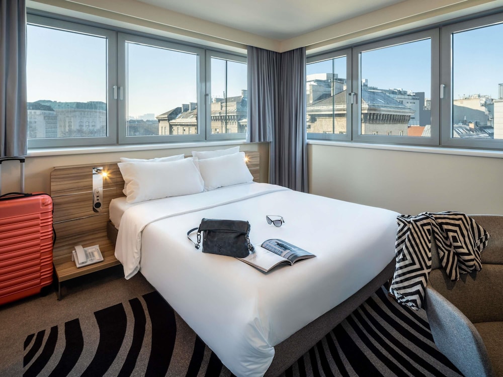 Habitación ejecutiva, 1 cama doble con sofá cama del hotel Novotel Wien City. Foto 8