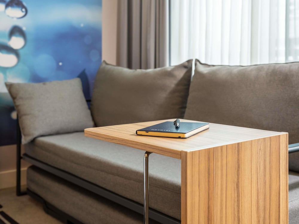 Habitación ejecutiva, 1 cama doble con sofá cama del hotel Novotel Wien City. Foto 12