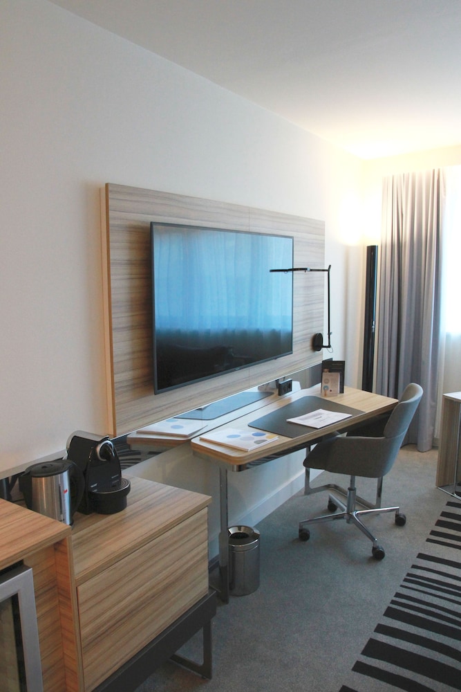 Habitación ejecutiva, 1 cama doble con sofá cama del hotel Novotel Wien City. Foto 14